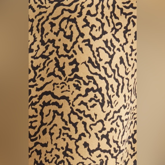 Abstract Print Balloon Sleeve Silk Top
FRAME - Picture 9 of 9